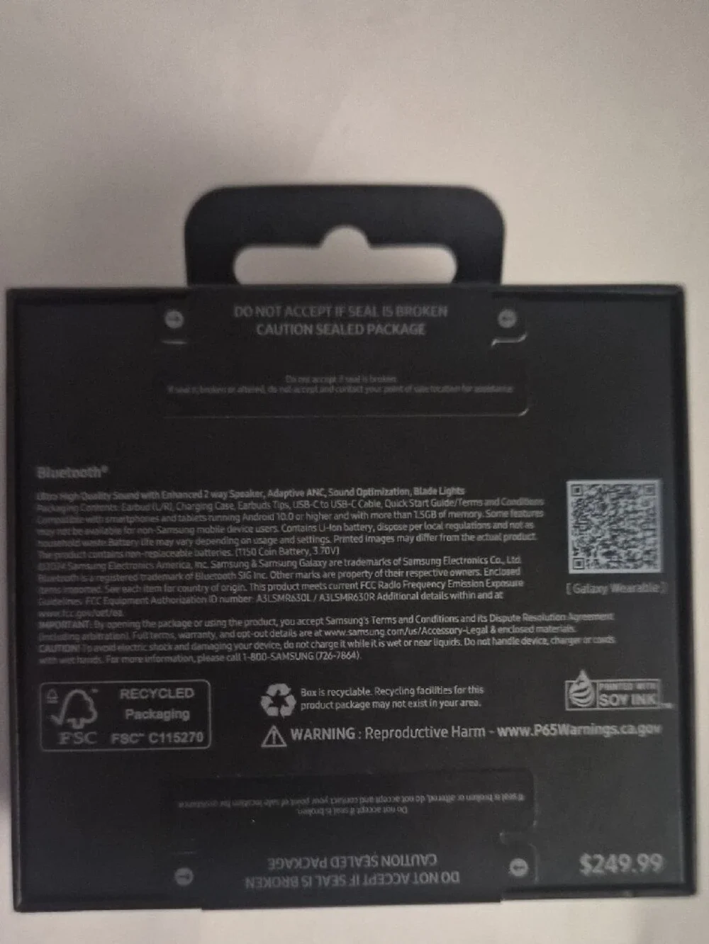 Samsung Galaxy Buds3 Pro - Black Charging Case and Earbuds